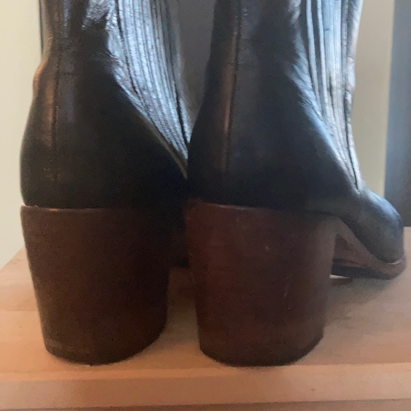 Wolverine 1,000 mile arc ankle bootie - Picture 3 of 5